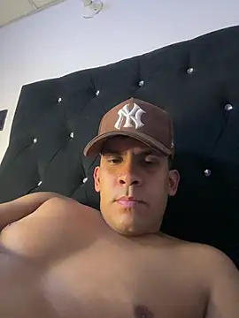 Tonyvelvet webcam