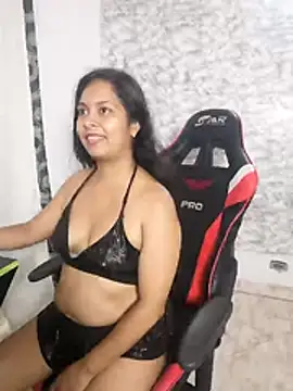 Zarinamoon live cam on StripChat