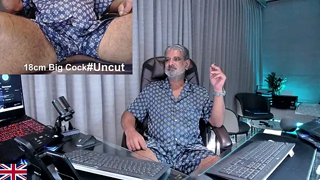 OnlineBossUK webcam