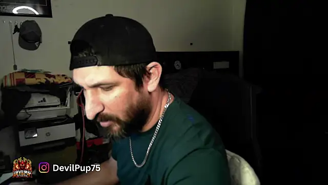 DevilPup75_ webcam