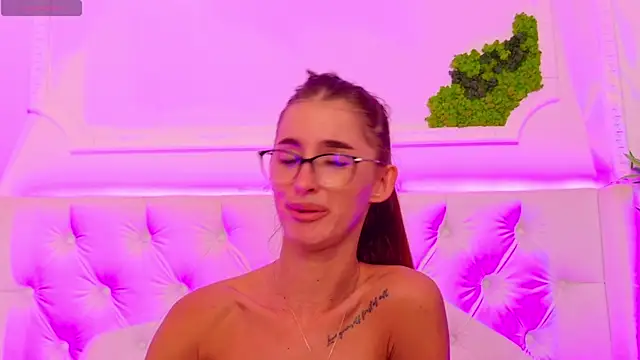 ElisaCharm webcam