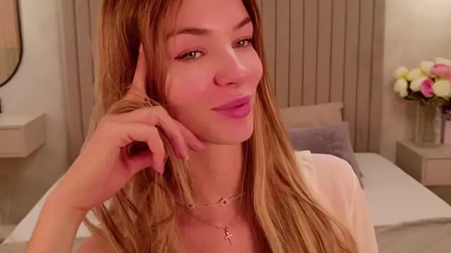 MeganMouris webcam
