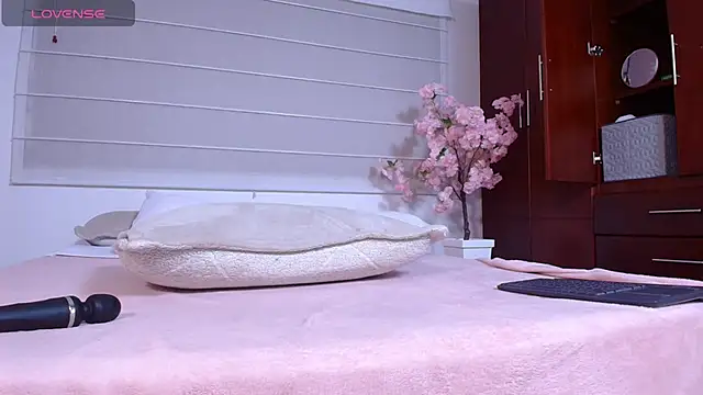 Lucyjoi webcam