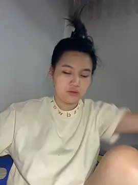 Almira6868 webcam