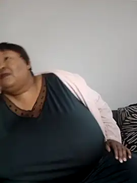 nancy111 (F milf) - Make me squit and cum on my toy