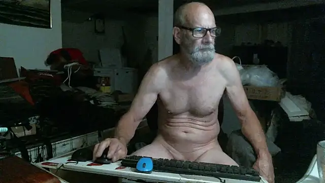 farmboy4yu live cam on StripChat