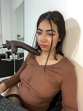 cherry_skinnyy_ webcam