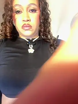 Isa__Blanc webcam