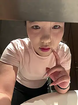 lucy2027 webcam