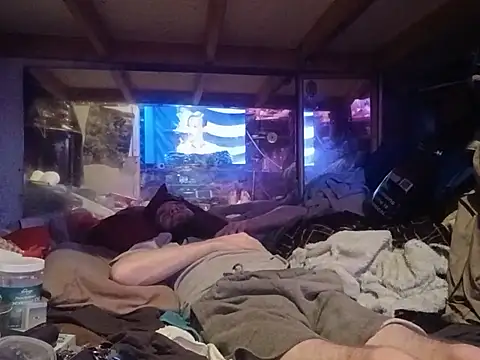 nearby_causual webcam