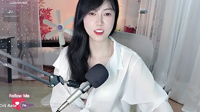 noomi-1111 webcam