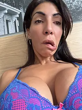 Yasmiinee webcam