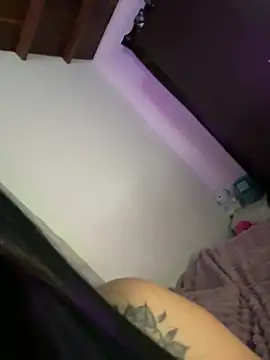 _Bellaly1111 webcam