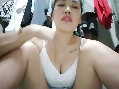 nakedfull111 webcam