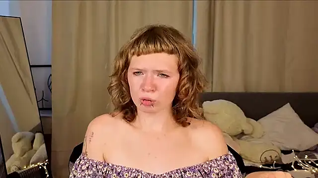 VioletDesiree webcam