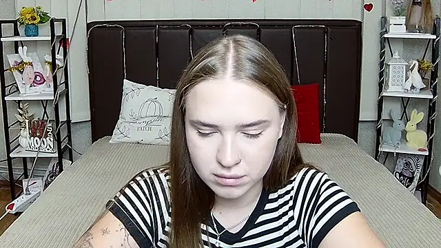 LauraHlot webcam