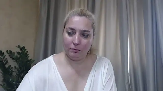 sweetpussy13 webcam