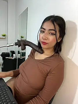 cherry_skinnyy_ webcam