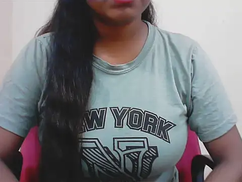 LovingPihu webcam