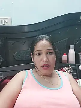 Poojabhabi101 webcam