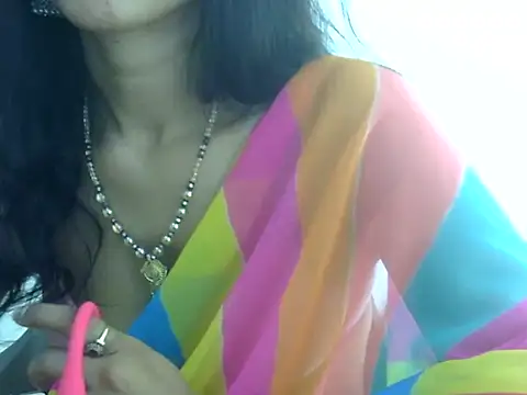 Laila_Cute live cam on StripChat