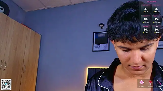 Leo_Savage_ webcam