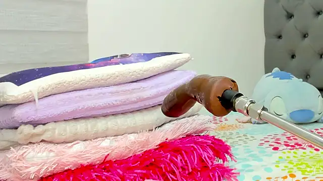 Elizabeth_18_ webcam