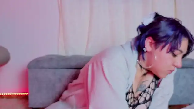 Blueberry_gothic webcam