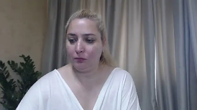 sweetpussy13 webcam