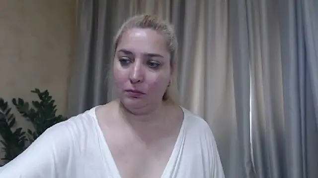 sweetpussy13 webcam