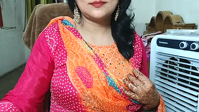 Cute_Mahi22 webcam