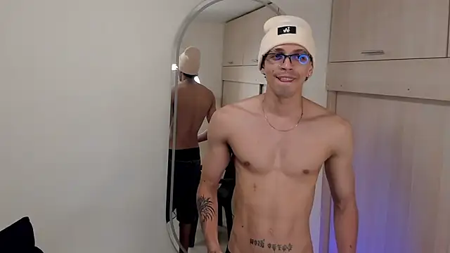 Mheysam_Youngerx webcam