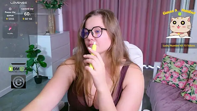 KellyKleine webcam