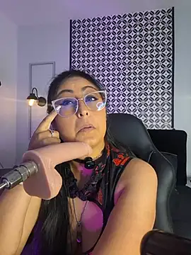 Amber_gold_ webcam