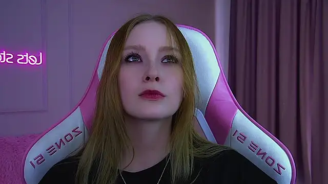 AgataFoxley live cam on StripChat