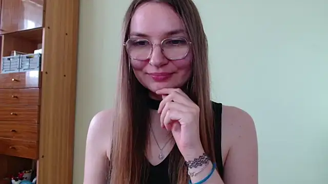 LooveELLYx webcam