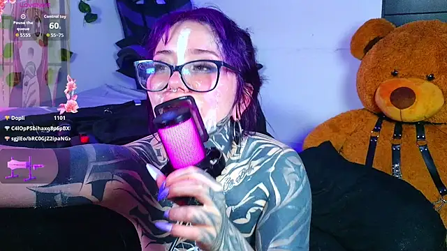 LucyChabs_ webcam