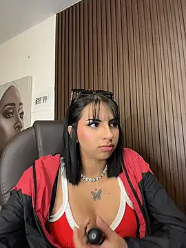 Hilary_pinkk webcam