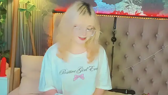 EmilyAngells webcam