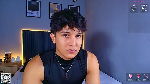 Leo_Savage_ webcam