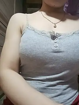 LucyyLy webcam