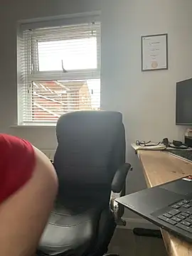 nakedandrewhot (Ask my age) - Naked play for 5 mins