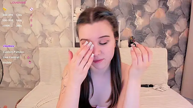 elly_pops webcam