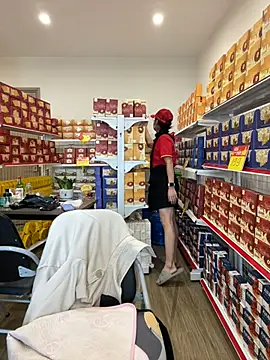Sneaky_Cumshoot webcam