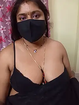 LouleyRani_ webcam