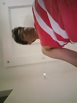 dreamtoungelick69 webcam