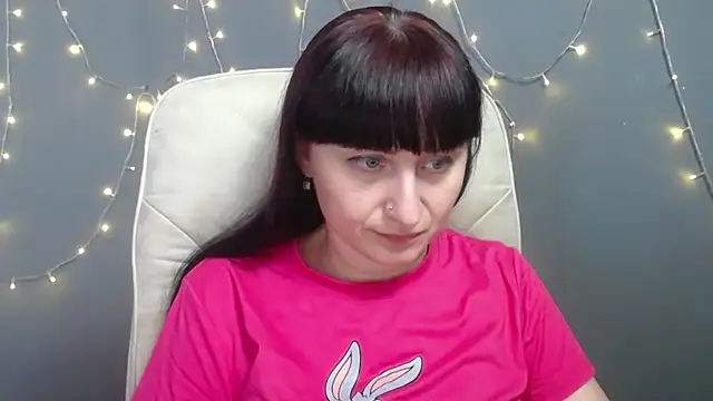 NinaFlawlees webcam