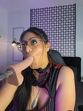 Amber_gold_ webcam