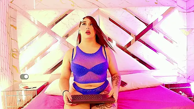 Nina_Strauss webcam