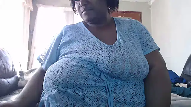 MATUREBUSSTY webcam